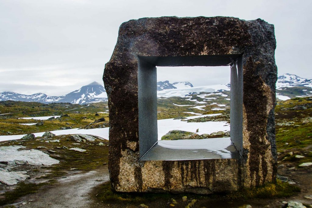 Skandinavien - Fjell im Hochland mit Figur